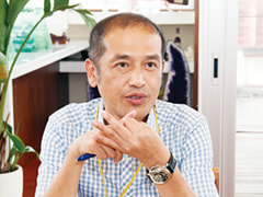 管理本部 システム開発室 室長 今村 緩亘さま
