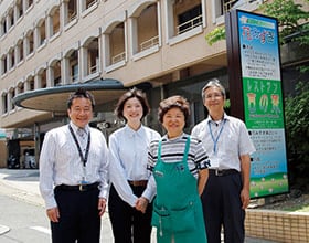 右から 事務次長 中原 茂樹さま 代表取締役 清川 伸子さま 事務部 課長 佐藤 瑠美さま