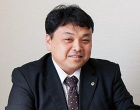 本社管理部 総務課 課長 山野芳嗣さま