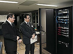 「調子はどうですか?」「快適ですよ」ネットワークが落ち着いている今でも、アフターケアは欠かせません。