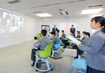タイにある附属中学校と柳川高校をつないだ双方向授業