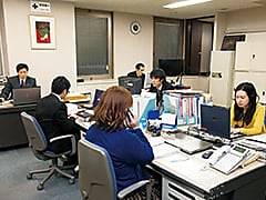光電話の導入で、社内全体の回線を効率的に運用。